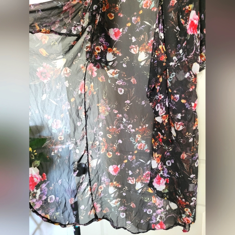 SALE 💰 🛍️ NWOT Floral Kimono M - Picture 4 of 5
